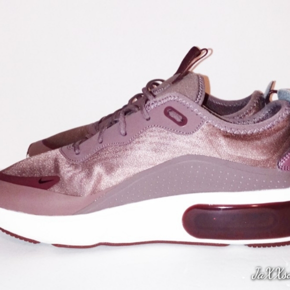 Nike Air Max Dia.     Size 9w - Picture 6 of 9